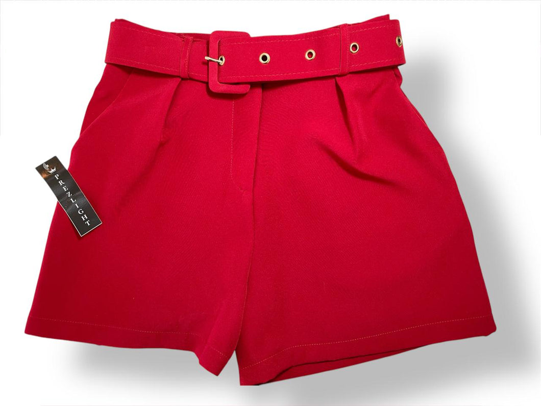 Short rojo con cinturón