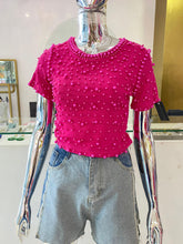 Cargar imagen en el visor de la galería, Blusa Perlas Fucsia
