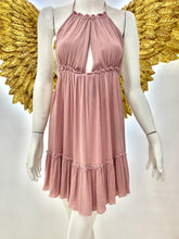 Cargar imagen en el visor de la galería, Vestido Corto Rosa Brillos
